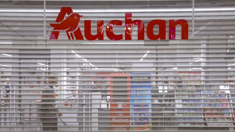 Un employé d’Auchan licencié pour avoir chanté trop fort dans les rayons : la décision annulée par les prud’hommes