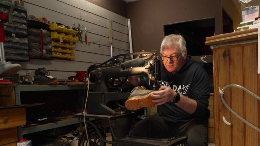 Les cordonniers du Médoc menacés par la crise économique : un dernier élan de solidarité pour survivre