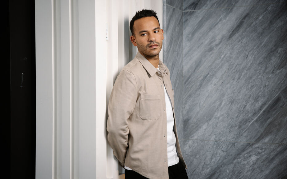 Le journaliste Mohamed Bouhafsi : une menace pour les valeurs françaises